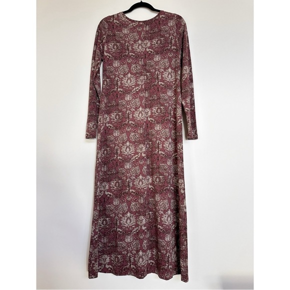 Elegant Long Sleeve Patterned Dress - Picture 2 of 9